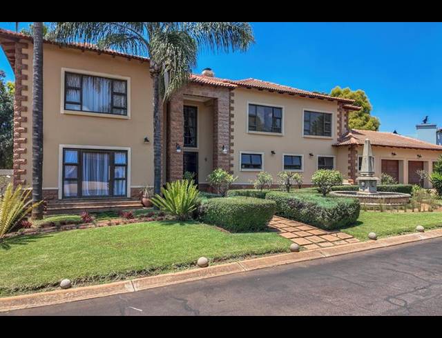 5 BEDROOM HOUSE FOR SALE IN MIDSTREAM ESTATE